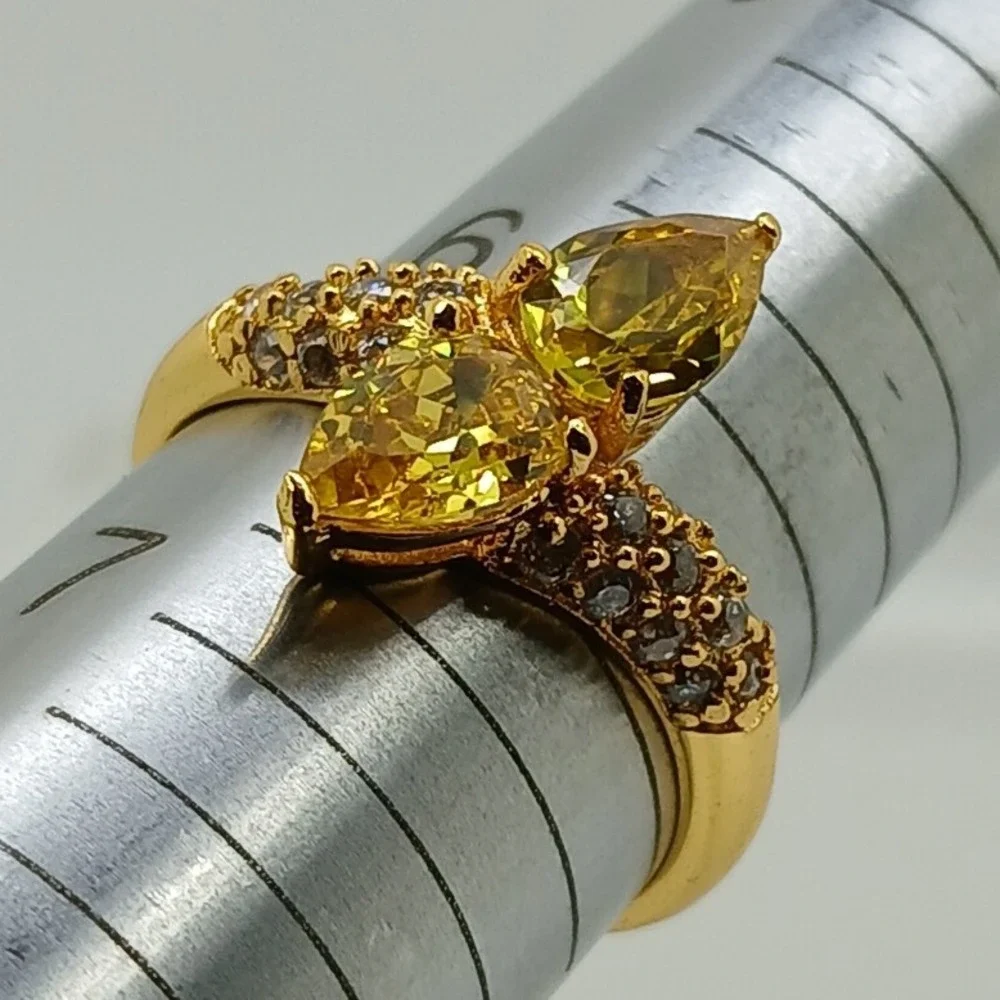 Vintage Gold Tone Yellow Pear Cut Bypass Cocktail Ring Size 6.25 Butterfly Style